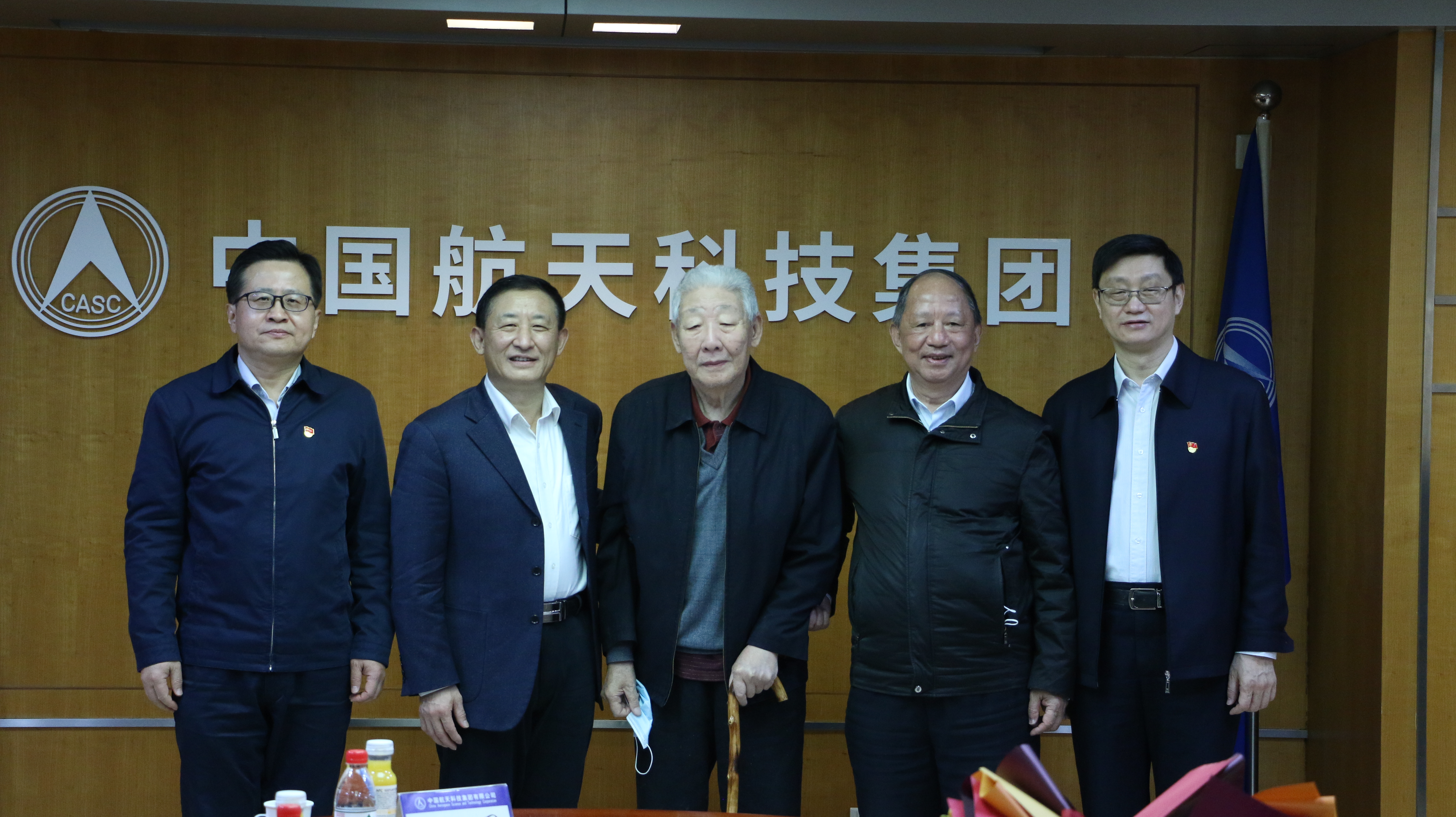 国资委党委走访慰问中央企业老党员老专家天下劳模和统一战线代表人士-尊龙凯时