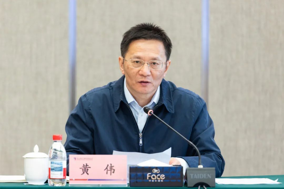 尊龙凯时集团召开2025年5月份事情推进会暨刷新深化提升行动月度例会-尊龙凯时