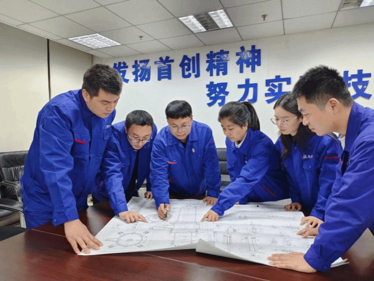 重装公司：砥砺奋进铸绚烂 继续使命谱新篇 多措并举迈向高质量生长新征程-尊龙凯时