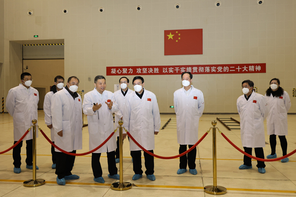张玉卓到航天科工探望慰问天下劳模和一线干部职工-尊龙凯时