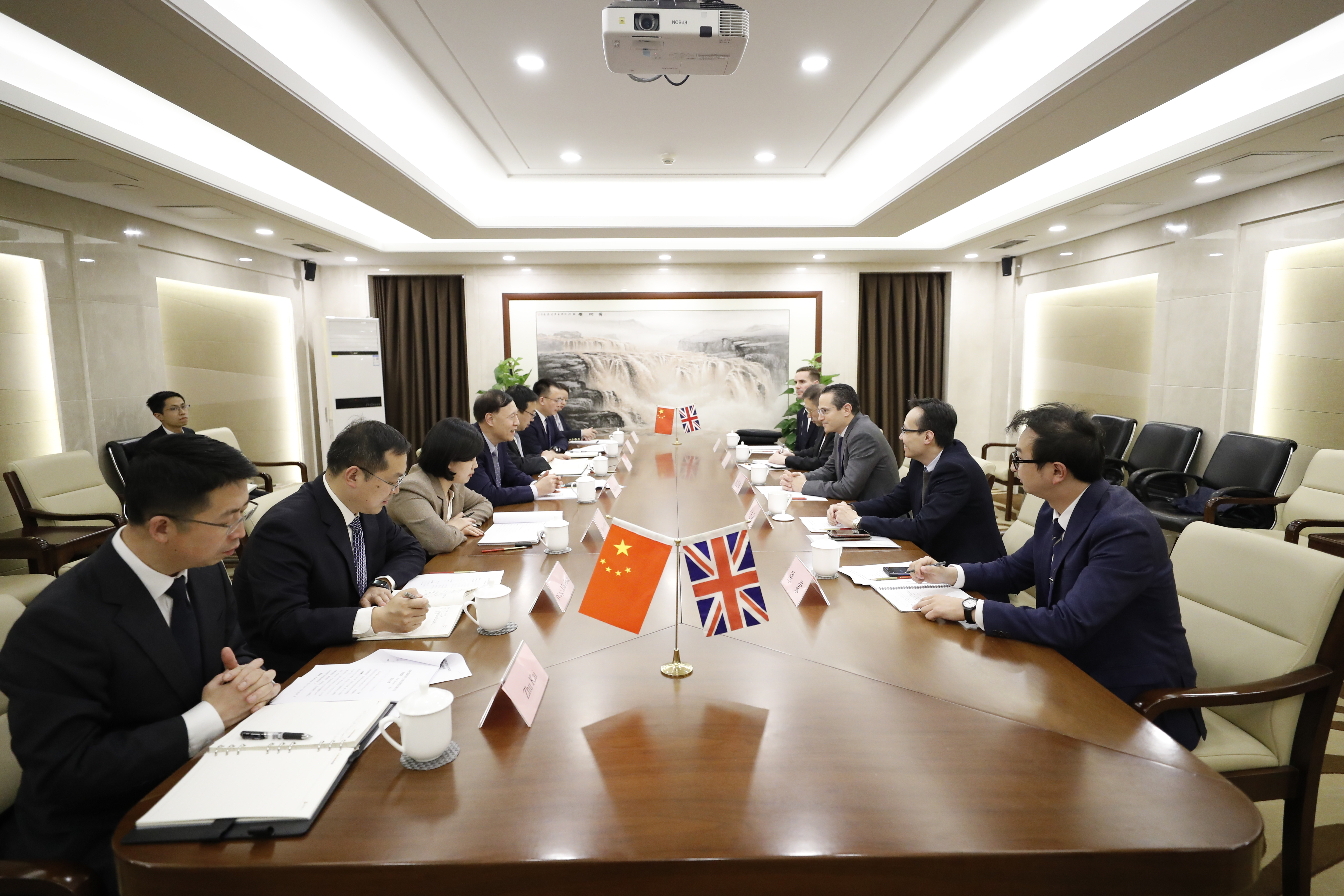 赵世堂会见壳牌首席执行官魏思旺-尊龙凯时